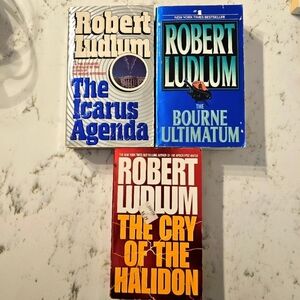 Robert Ludlum books - set of 3